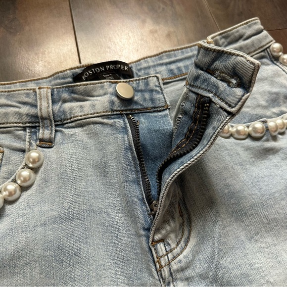 Boston Proper |  Light Blue Pearl-Trimmed Jean Shorts | Size 4 - Picture 7 of 11